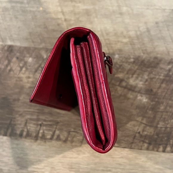 Bottega Veneta Intrecciato Lambskin Red Bifold Long Wallet Authentic - Picture 6 of 11